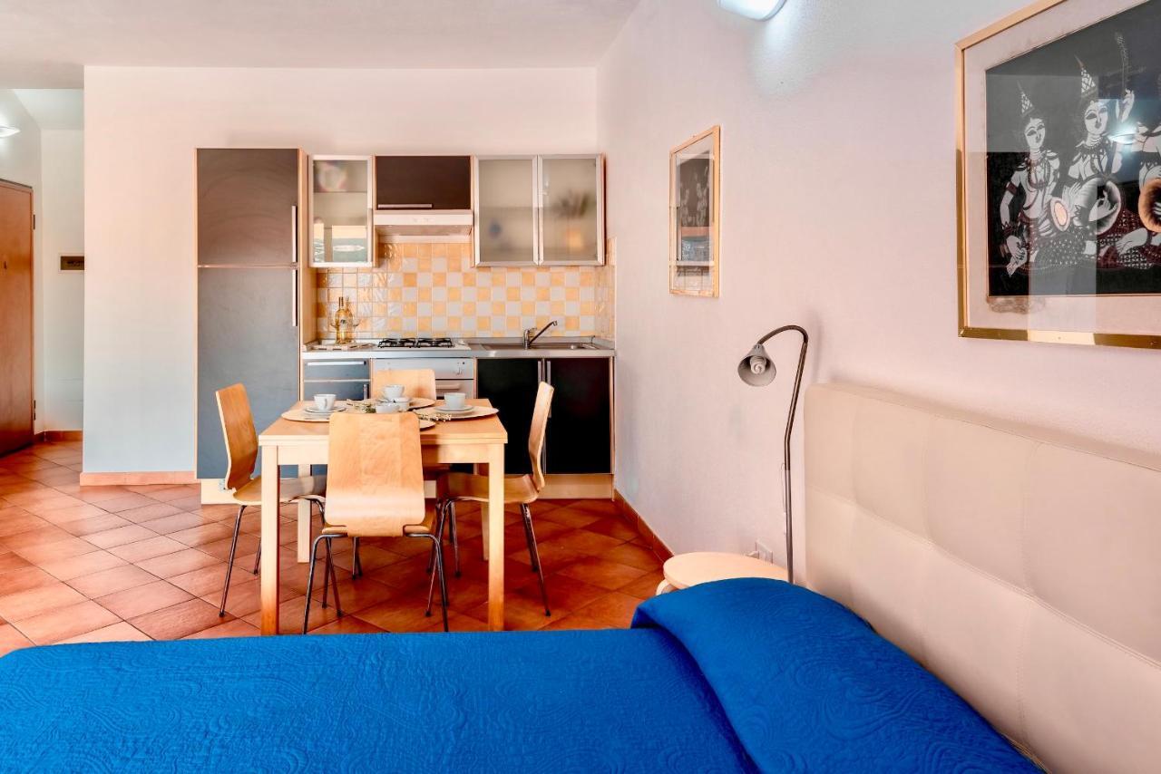 Apartments With Swimming Pool In Santa Teresa Di Gallura Exterior foto
